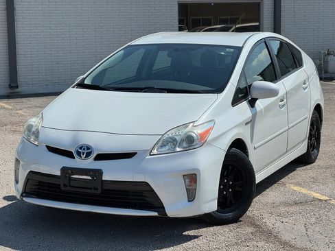Used 2014 Toyota Prius Three FWD image 2