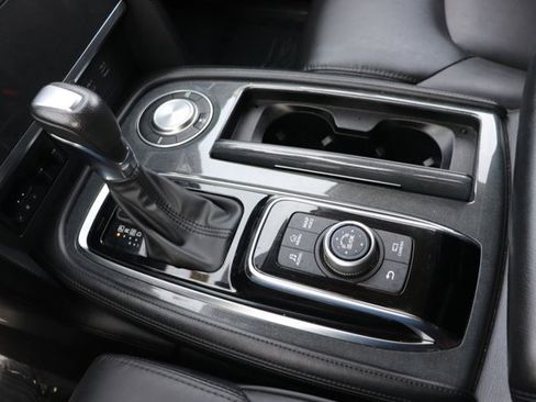 Used 2024 Nissan Armada SV image 18