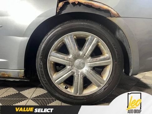 Used 2010 Chrysler Sebring Touring w/ Hands-Free Convenience Group FWD image 27