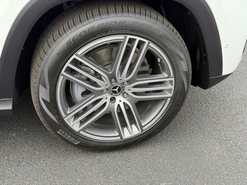 New 2026 Mercedes-Benz GLS 450 4MATIC image 27
