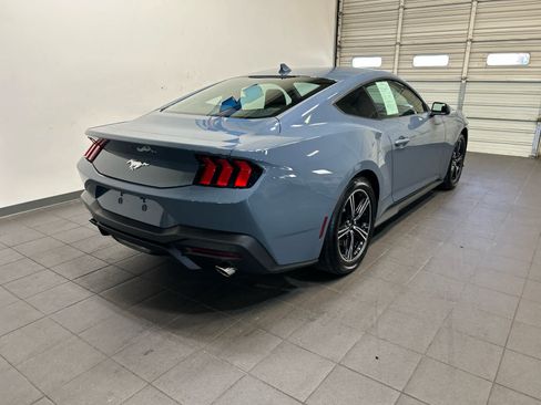 Used 2025 Ford Mustang Coupe RWD image 3