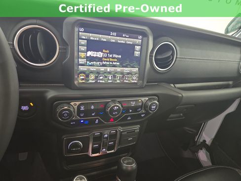 Used 2023 Jeep Wrangler Unlimited Sahara w/ Cold Weather Group AWD/4WD image 23