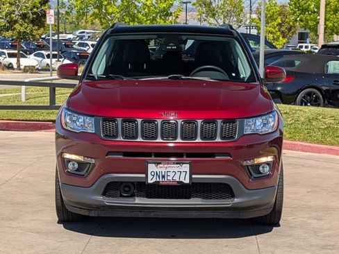 Used 2021 Jeep Compass Latitude w/ Sun and Sound Group FWD image 2