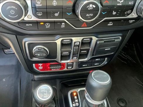 Used 2023 Jeep Gladiator Rubicon w/ LED Lighting Group AWD/4WD image 30