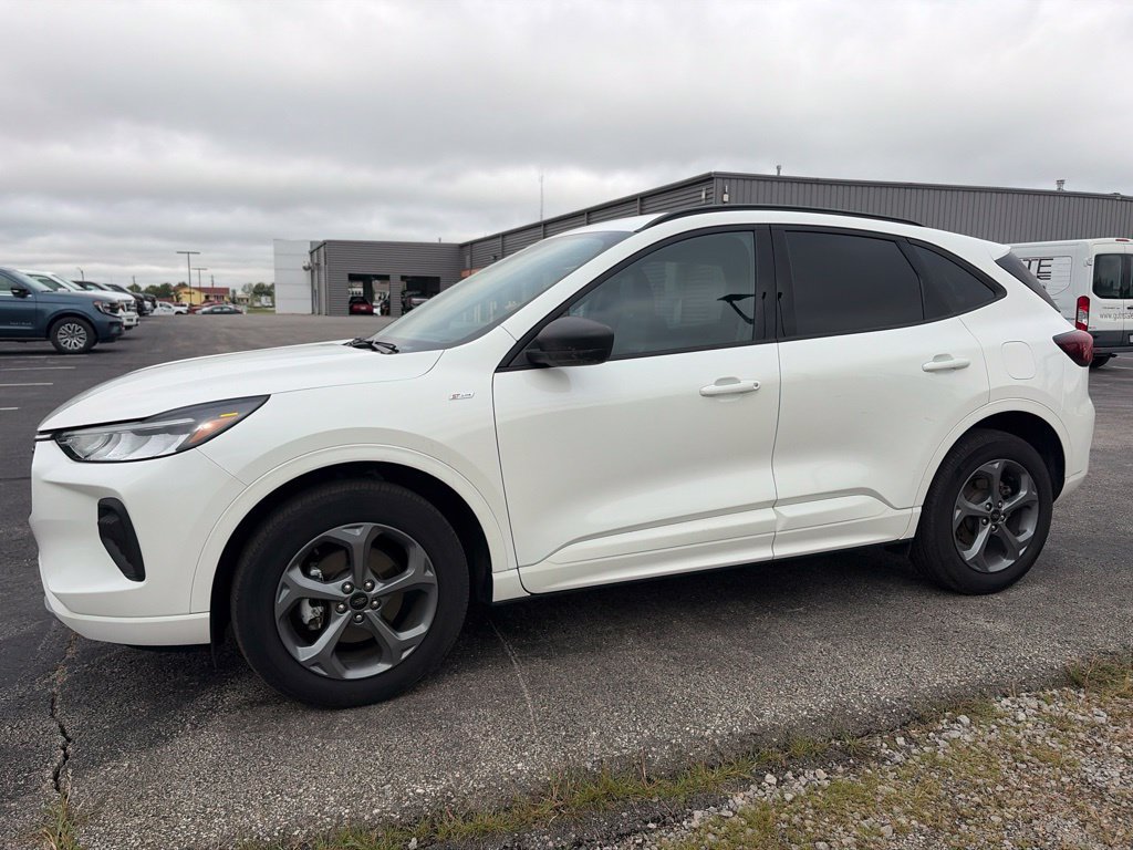 Certified 2024 Ford Escape ST-Line w/ Tech Pack #1 AWD/4WD image 1