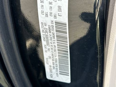 Used 2019 Chrysler Pacifica Touring-L FWD image 27