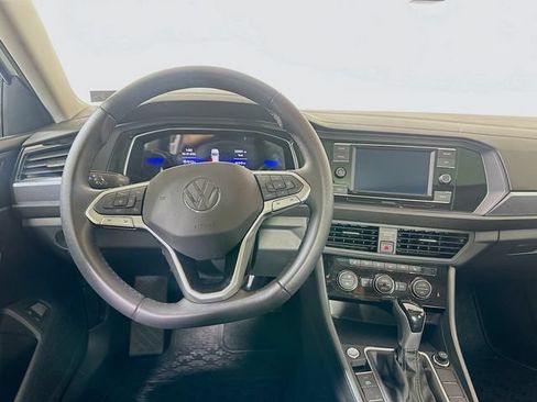 Used 2023 Volkswagen Jetta SE w/ Panoramic Sunroof Package FWD image 23