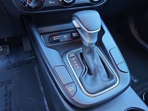 Used 2025 Kia Soul S image 21