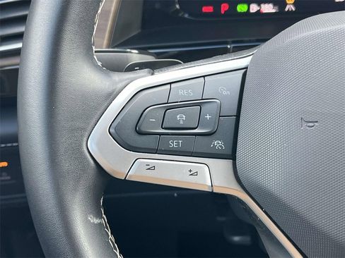 Certified 2025 Volkswagen Atlas SE image 21