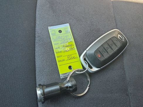 Used 2025 Nissan Sentra SR FWD image 30
