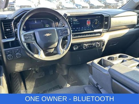 Used 2023 Chevrolet Silverado 1500 LT image 2