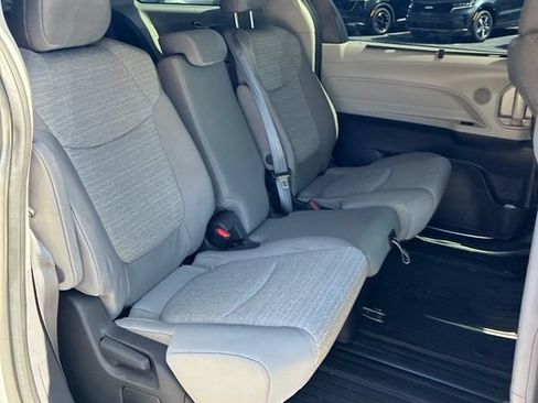 Used 2022 Toyota Sienna LE AWD/4WD image 20
