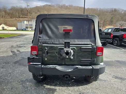 Used 2012 Jeep Wrangler Unlimited Sahara w/ Connectivity Group image 4