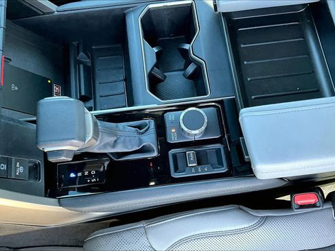 Used 2025 Toyota Tundra Limited image 15