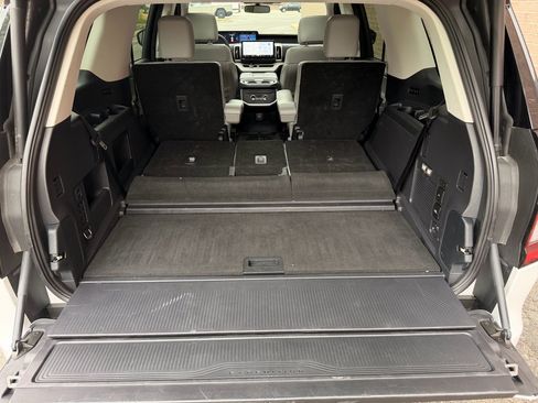 Used 2025 Ford Expedition Active image 20