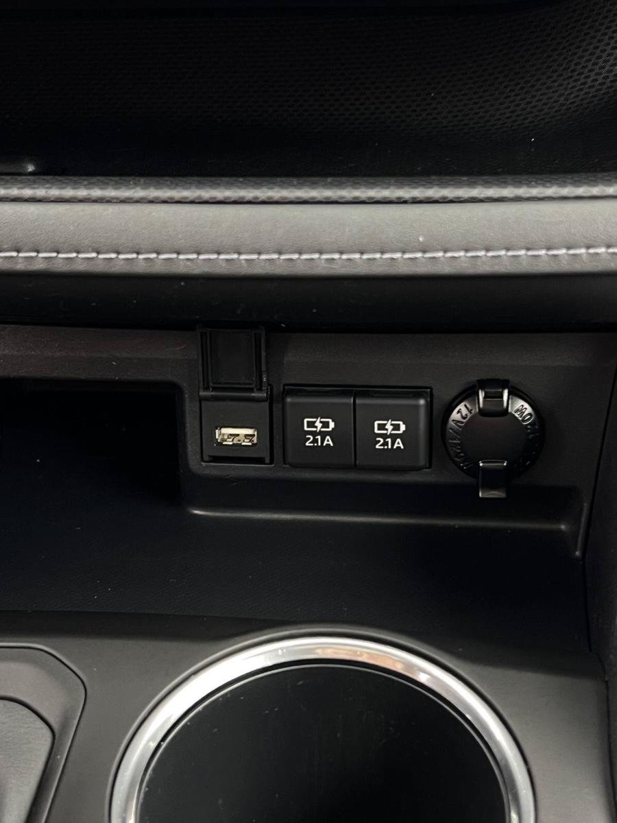 Used 2020 Toyota Highlander XLE FWD image 9