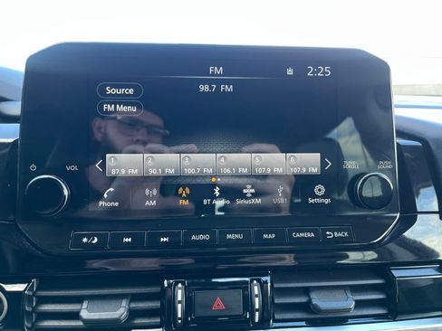 Used 2023 Nissan Pathfinder SL AWD/4WD image 37