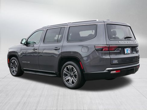 Used 2022 Jeep Wagoneer Series III AWD/4WD image 5