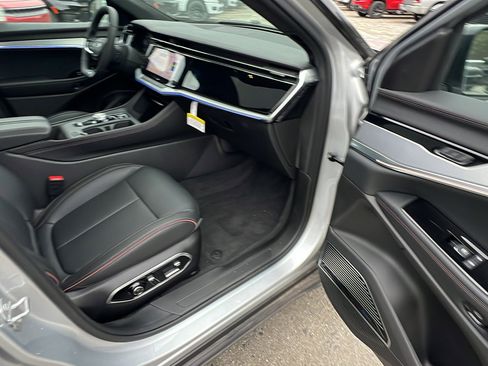 Used 2024 Jeep Wagoneer Launch Edition image 21