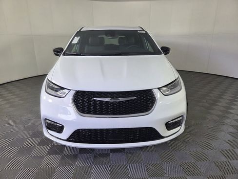 New 2026 Chrysler Pacifica Select FWD image 3