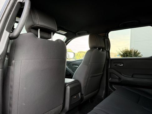 Used 2023 Nissan Frontier SV w/ Midnight Edition Package RWD image 19