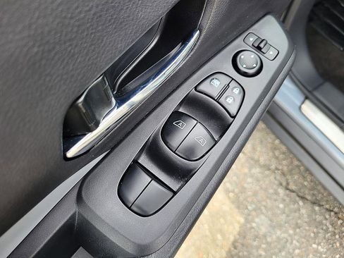 Used 2024 Nissan Kicks SR w/ SR Premium Package image 10