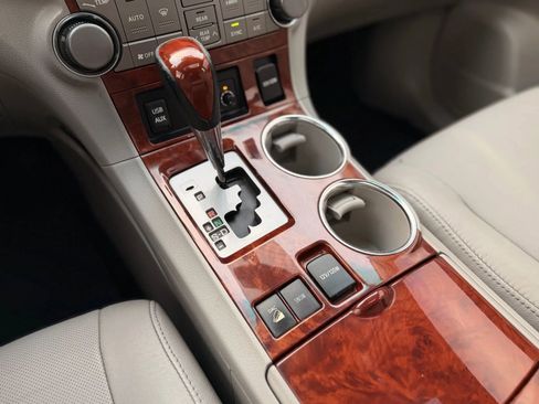 Used 2011 Toyota Highlander Limited w/ Tow Pkg image 33