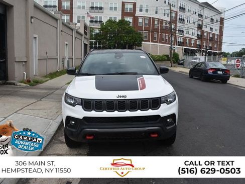 Used 2025 Jeep Compass Trailhawk AWD/4WD image 2