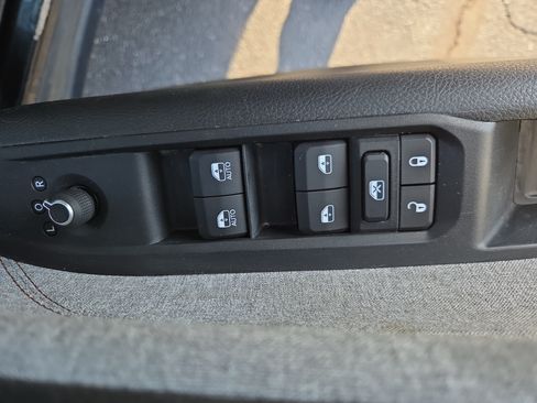 Certified 2022 Jeep Compass Latitude AWD/4WD image 31