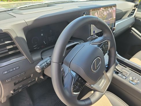 Certified 2026 Lexus GX 550 AWD/4WD image 27