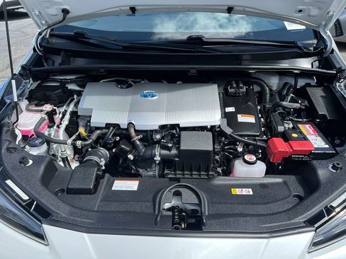 Certified 2022 Toyota Prius LE FWD image 39