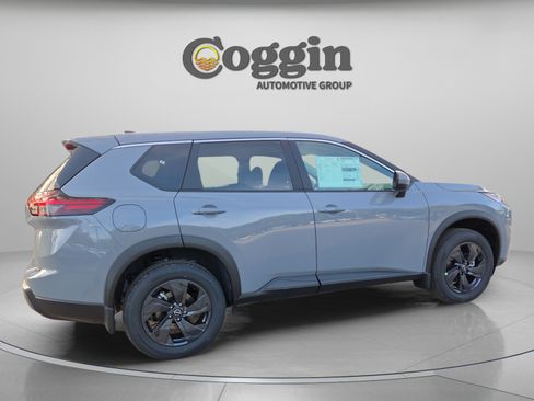 Certified 2026 Nissan Rogue SV w/ Cold Weather Package FWD image 6