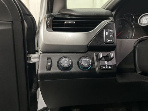 Used 2019 Chevrolet Suburban Premier image 37
