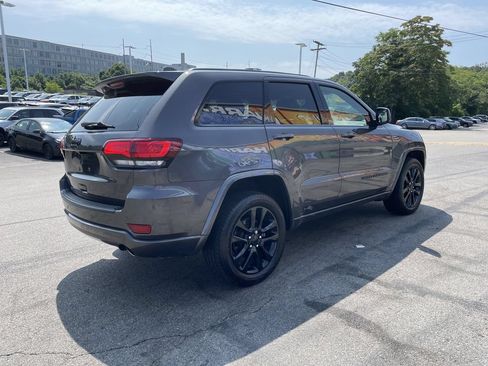 Used 2021 Jeep Grand Cherokee Laredo X AWD/4WD image 8
