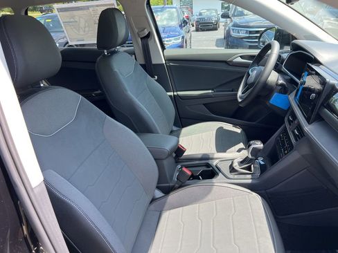 New 2025 Volkswagen Taos SE image 23