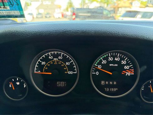 Used 2016 Jeep Wrangler Unlimited Sahara AWD/4WD image 15