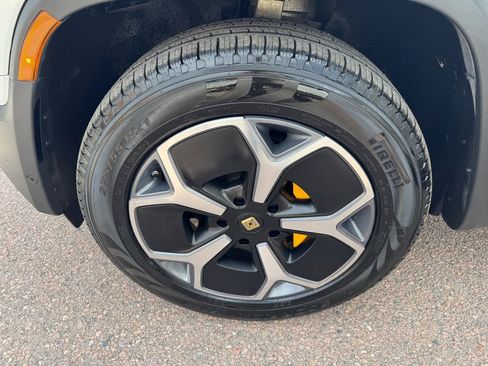 Used 2022 Rivian R1T Adventure image 22