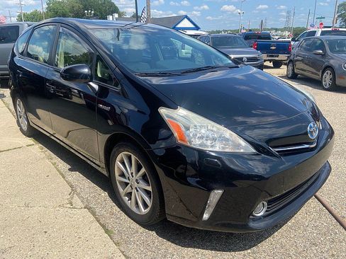 Used 2014 Toyota Prius V Five FWD image 7