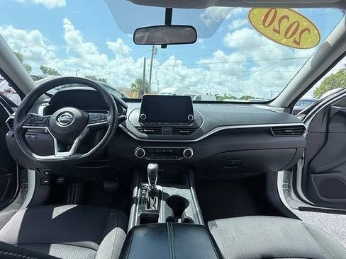 Used 2020 Nissan Altima 2.5 S FWD image 14