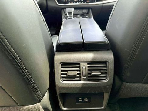 Used 2023 Nissan Rogue SL AWD/4WD image 16
