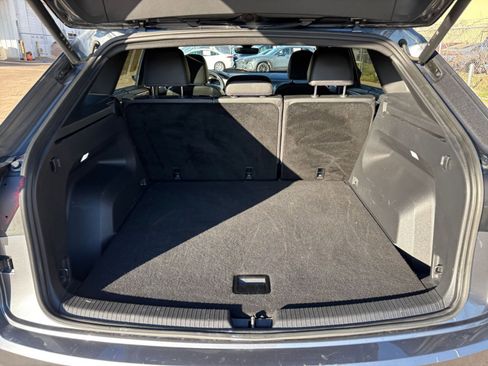 Used 2025 Volkswagen Atlas Cross Sport SE image 32