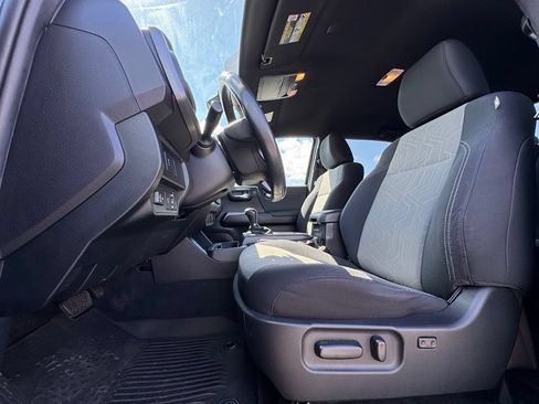 Used 2022 Toyota Tacoma TRD Sport w/ Technology Package RWD image 16