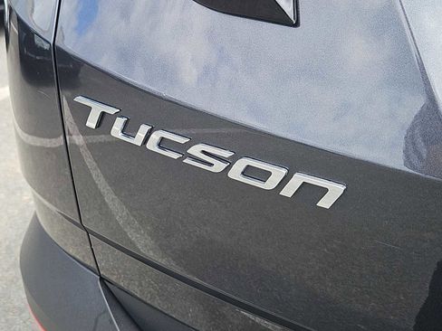 Used 2023 Hyundai Tucson Limited AWD/4WD image 11