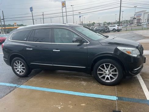 Used 2017 Buick Enclave Leather FWD image 3