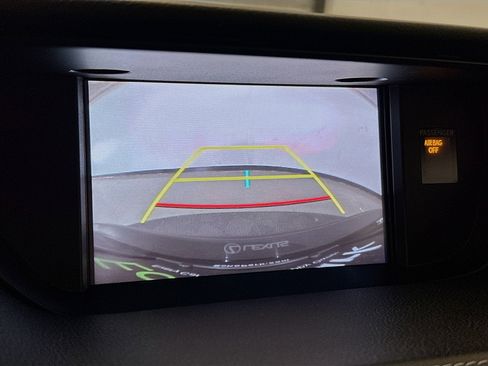 Used 2018 Lexus ES 350 w/ Luxury Package w/Wood Trim image 23