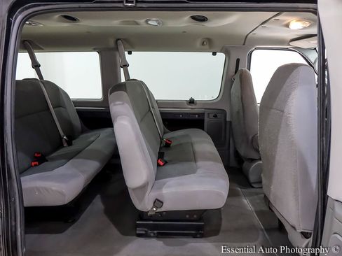 Used 2008 Ford E-350 and Econoline 350 Extended Wagon Super Duty RWD image 9