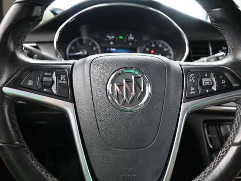 Used 2020 Buick Encore Preferred image 28