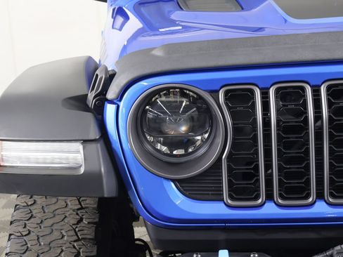 Used 2024 Jeep Wrangler Unlimited Rubicon 4xe w/ Capability Package AWD/4WD image 16