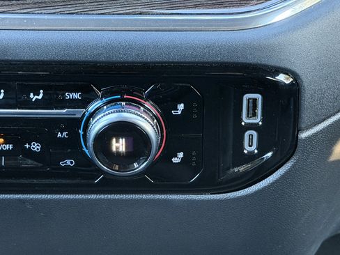 Used 2024 GMC Sierra 1500 Elevation image 8