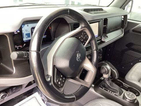 Used 2023 Ford Bronco Big Bend w/ Sasquatch Package AWD/4WD image 28